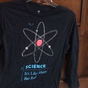 Black GAP science shirt, XXL